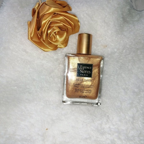 L'essence des notes iridescent dry oil for face, hair, body new