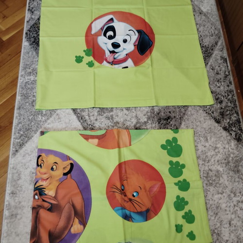 Children's bedding set with animals, like new