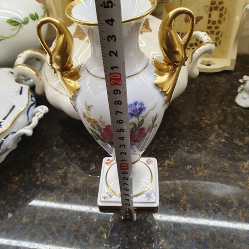Alka Kunst Kaiser-Meissen porcelain vase model Nr.1440 like new