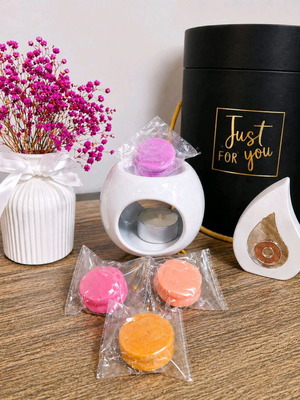 Aromatic burner set with wax melts and decorative items, new