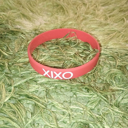 XIXO Silicone Bracelet good condition, red and white