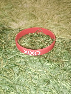 XIXO Silicone Bracelet good condition, red and white