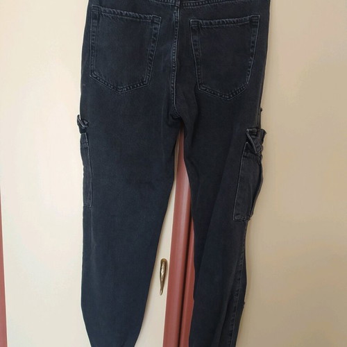 Cargo pants like new, black with rips and pockets, size S