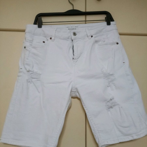 White denim bermuda shorts Pull & Bear like new