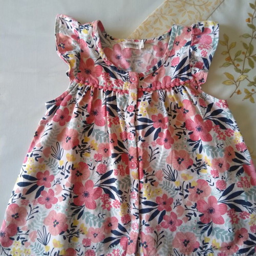 Girls blouse 3-5 years like new, multicolored with flowers