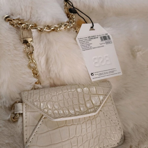 BSB fur shoulder bag new, beige with gold chain and detachable wallet