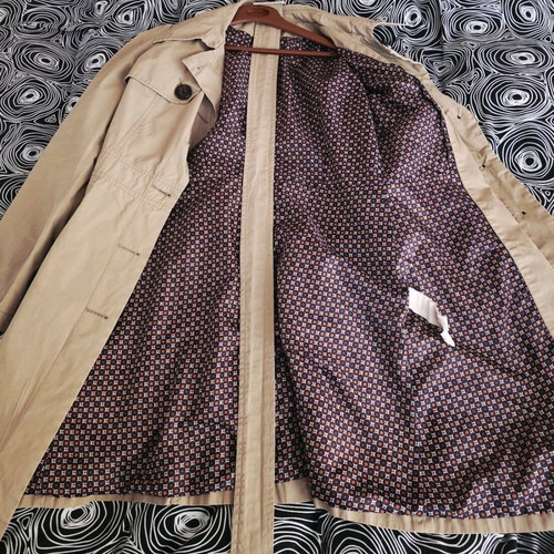 Beige trench coat with belt Pull & Bear like new