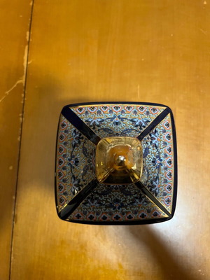 Decorative container Bonnachi Italy like new, porcelain with gold patterns