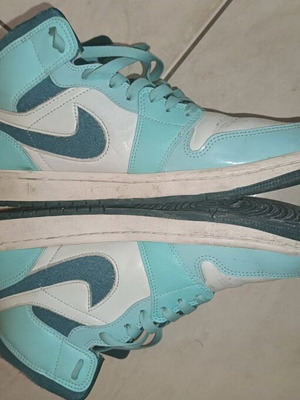 Jordan 1 Mid size 43 used, Bleached Turquoise