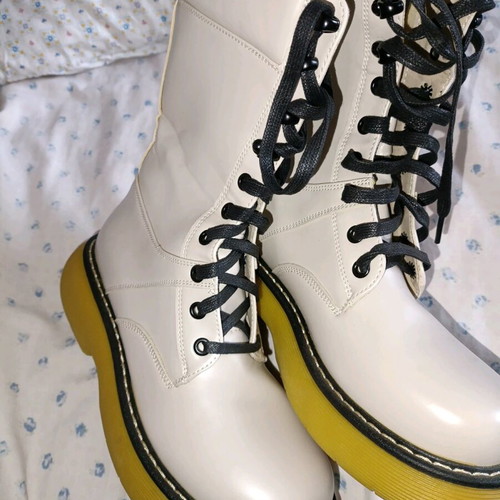 Famous Shoes Cream Color Arvylaki Boots New Size 38