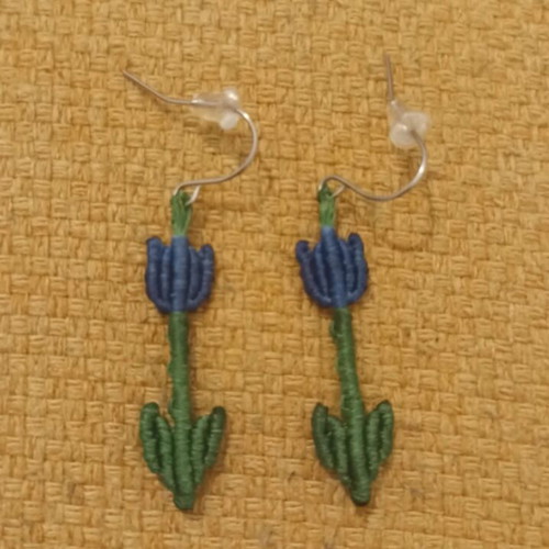 Macrame tulip earrings new, blue and green