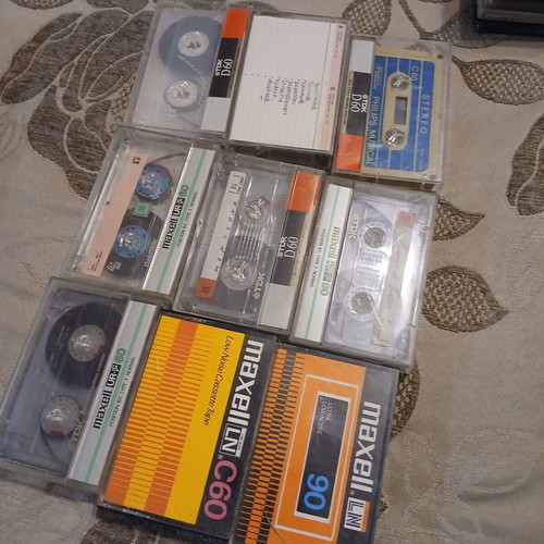 Greek music cassette tapes used, pack of 40