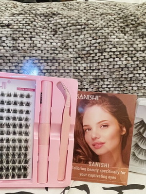Sanishi Eyelash Set like new with tweezers and various sizes