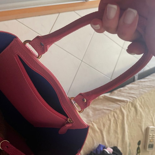 Pink handbag like new with strap and inner pocket