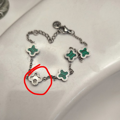 Flower earrings and bracelet set stainless steel used