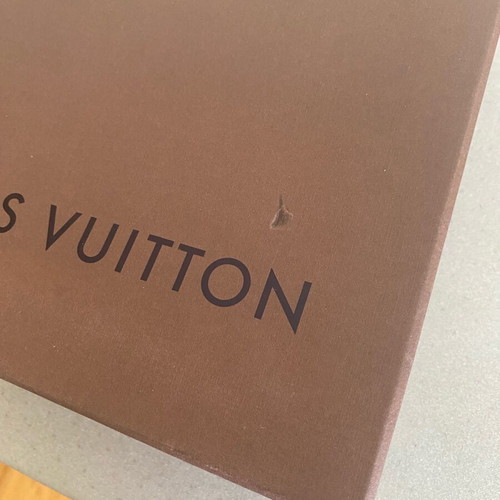 Louis Vouitton box used, size 24x23x6 cm