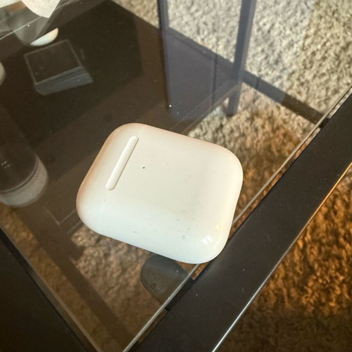 AirPods gen 2 case used