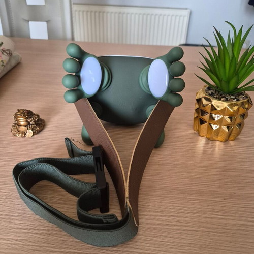 4D Bionic Hand Neck Massager like new, electric shiatsu device for neck and shoulders