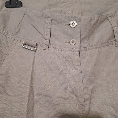 JustB gray capri pants size M like new
