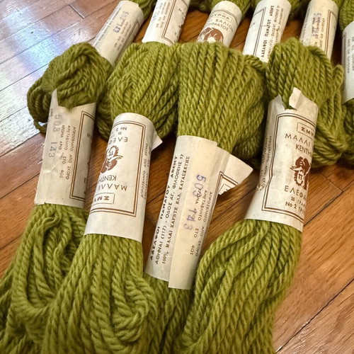 Elefantos Smyrna carpet embroidery wool new, 10 skeins 25g