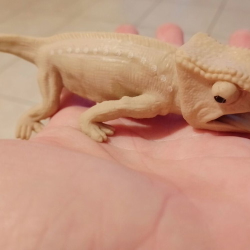 Rubber toys set of 4 used, chameleons and reptiles