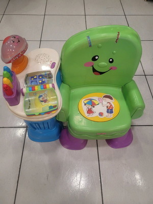 Εκπαιδευτικό καθισματάκι Fisher Price που μιλάει ελληνικά, ελαφρώς μεταχειρισμένο