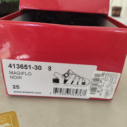 Kickers sandals size 25 like new, black kids shoes
