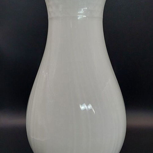 Hutschenreuther porcelain vase like new, 20 cm height