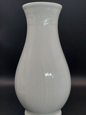 Πορσελάνινο βάζο Hutschenreuther σαν καινούργιο, ύψος 20 εκ.