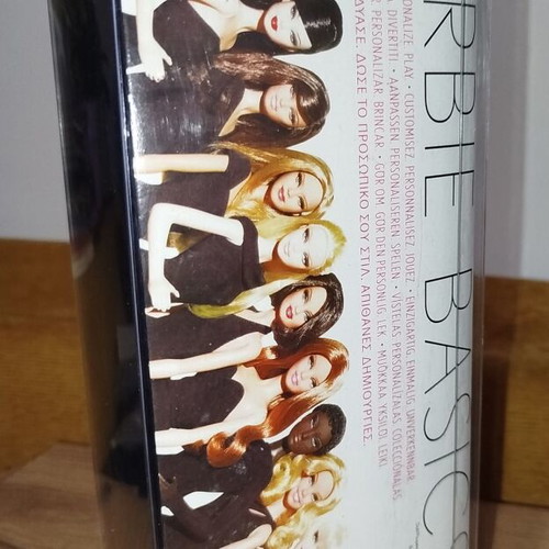 Collectible Barbie Black Label 2009 like new, Model 01-001