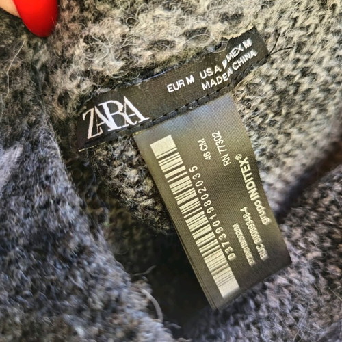 Zara wool hat unused with diamond pattern, black and gray