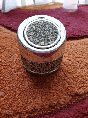 Windproof metal ashtray like new with lid