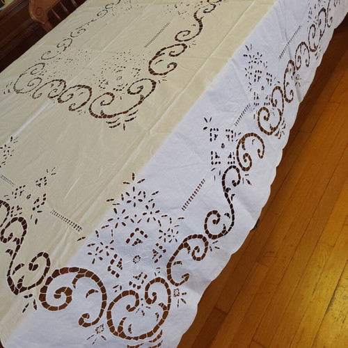 Handmade cutwork tablecloth used, 180 x 210 cm