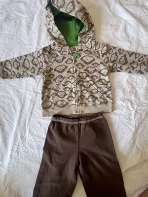 Carters clothing set for boy 12-18 months used, very good condition