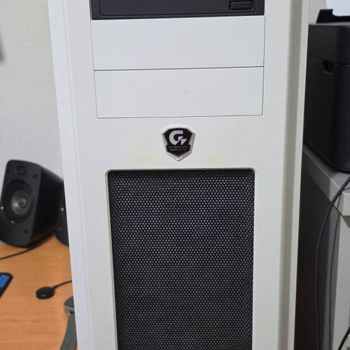 Phanteks Enthoo Pro White case like new with screw kit
