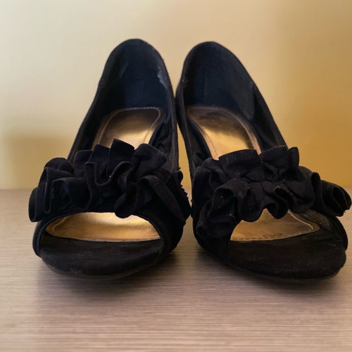 Peep toe black H&M pumps size 38 like new