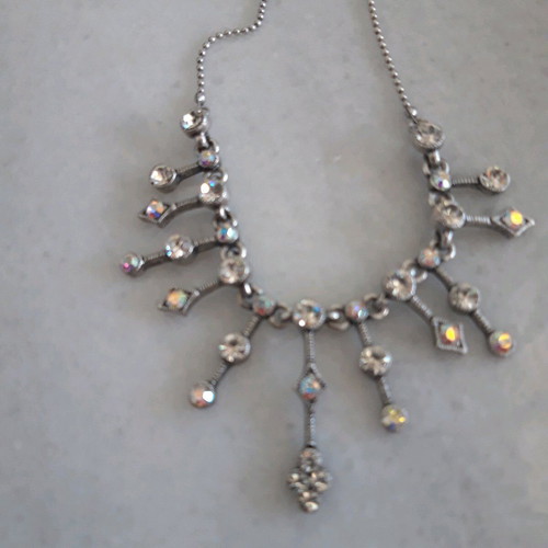 Vintage metal necklaces like new, set of 2 with honey and white crystals