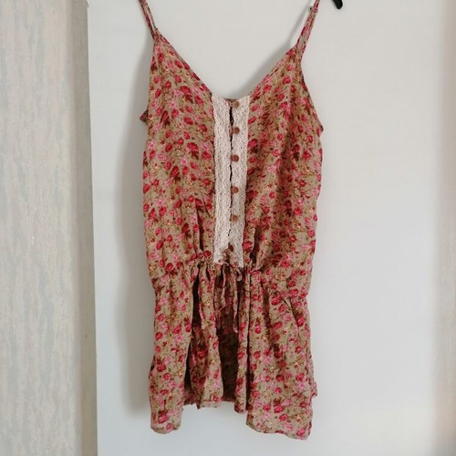 Sleeveless top with lace and adjustable cord, like new, pink and green