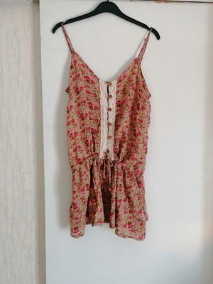 Sleeveless top with lace and adjustable cord, like new, pink and green