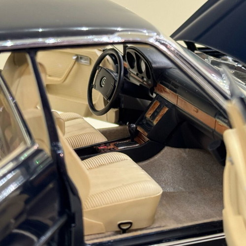 Mercedes-Benz 450 SEL 6.9 1:18 model car new by Revell