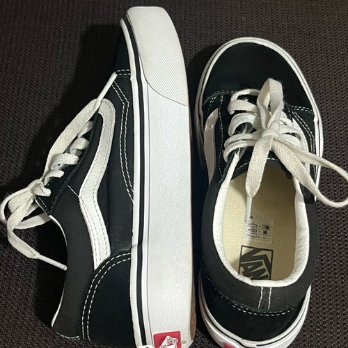 Vans Old Skool kids shoes size 34 black and white like new