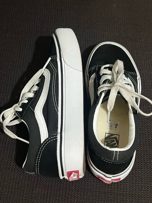 Vans Old Skool kids shoes size 34 black and white like new