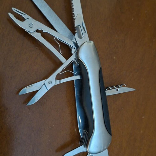 Multitool pocket knife like new with fabric belt pouch