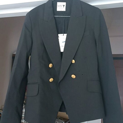 MY T wearables Black jacket new, size Large