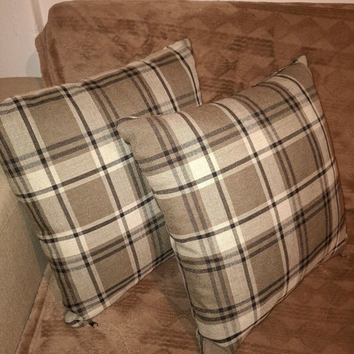 Sofa pillows like new, set of 4 with pillowcases