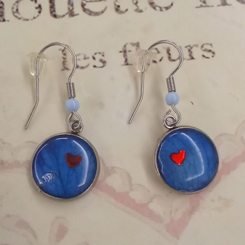 Earrings with blue rose petal in resin new