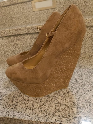 Suede platform shoes with rhinestones and strap, new, beige