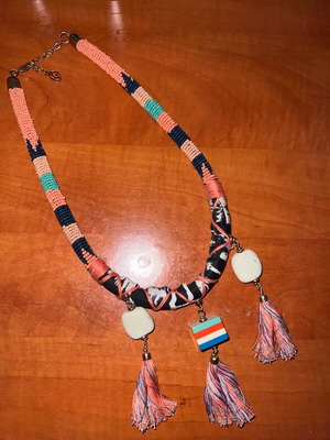 Stradivarius necklace like new, orange