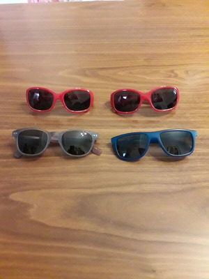 4 children's sunglasses, blue and red