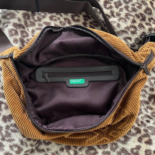 Benetton crossbody bag used in excellent condition
